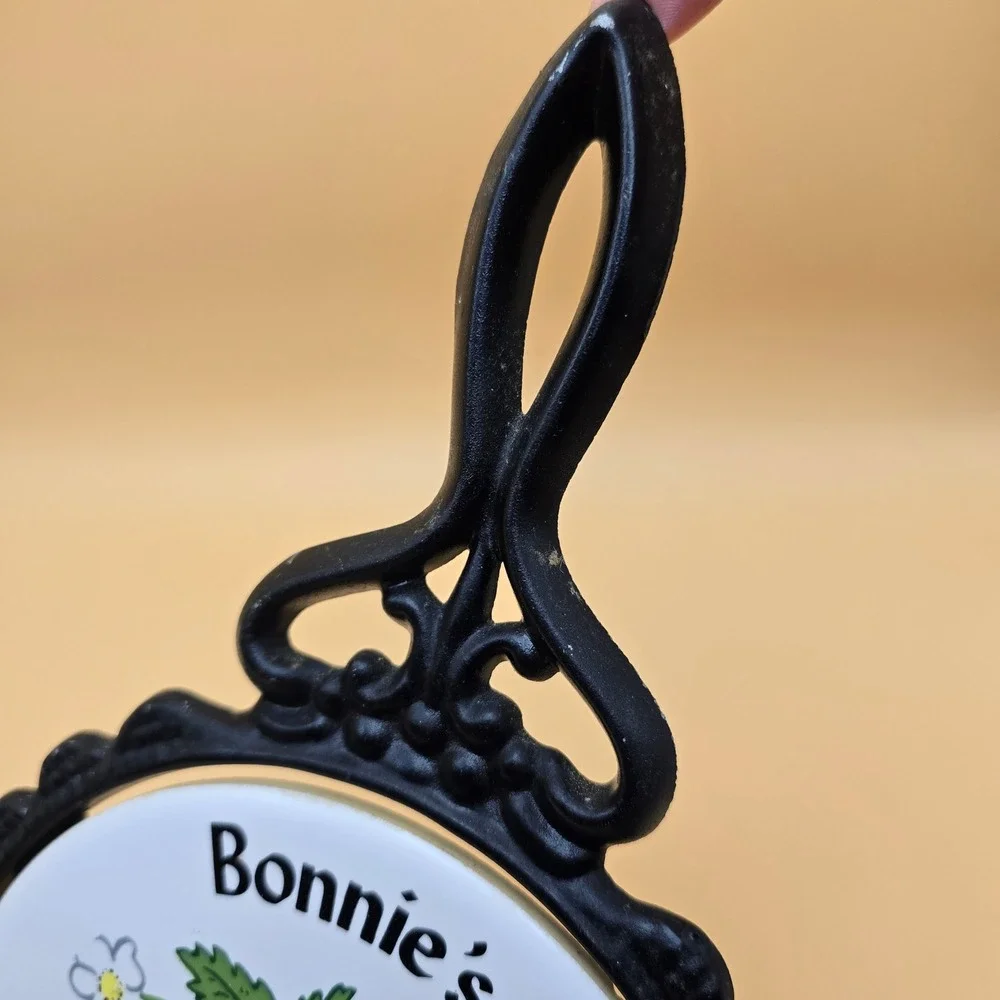 Vintage Mid-State Cast Iron Ceramic Strawberry Trivet Bonnies Kitchen Wall Decor